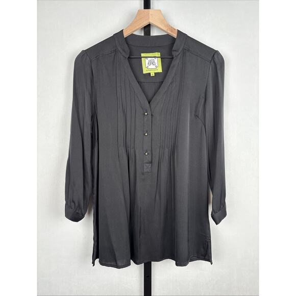 Elizabeth McKay Pleated Blouse 8 Black Women's Silk Blend Gold Button 3/4 Sleeve - Picture 1 of 13
